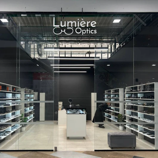 В ТРЦ «ЧЕРВЕНСКИЙ» открылся новый магазин качественной оптики Lumière Optics